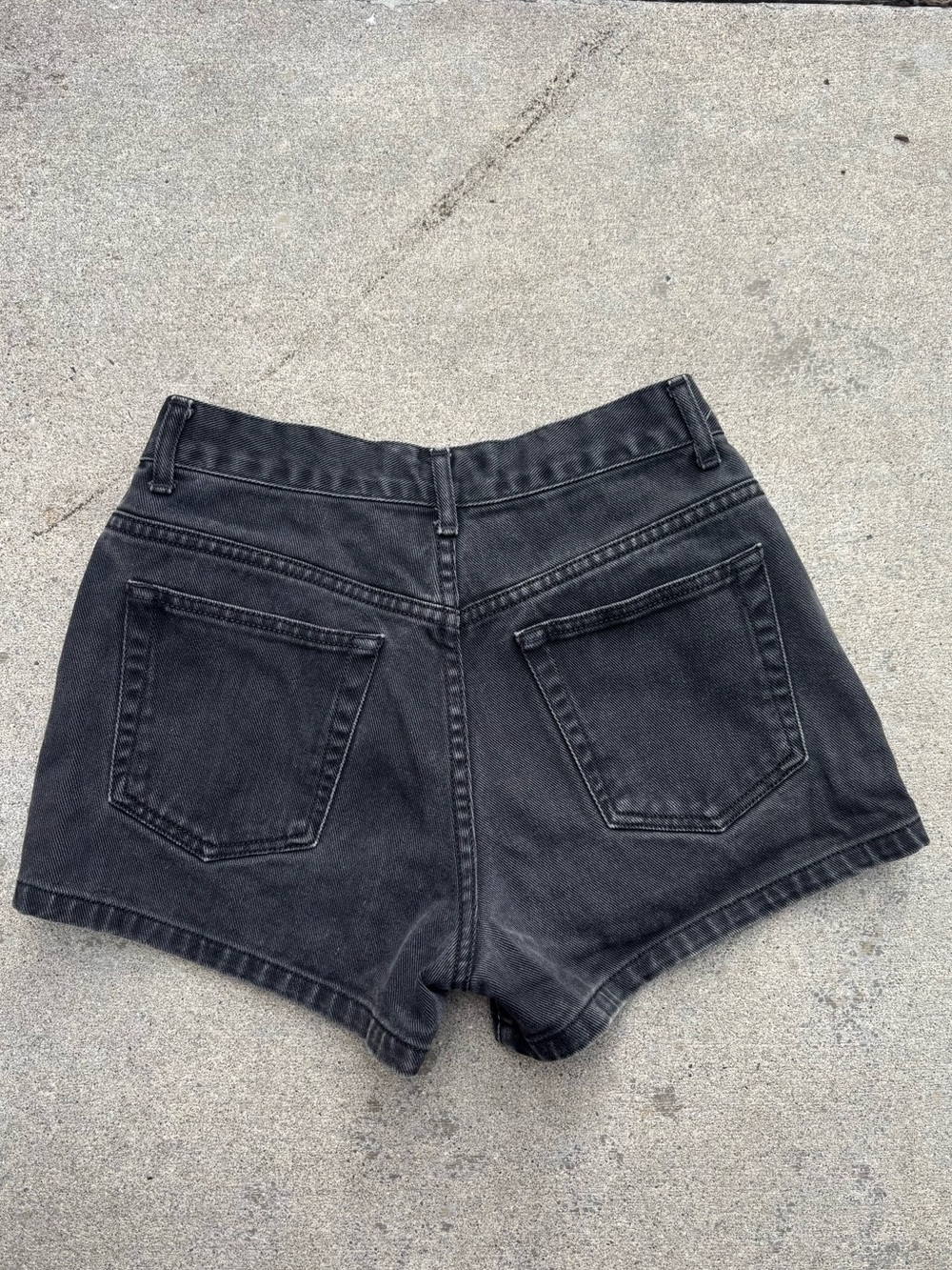 Shorts - Picture 3 of 4